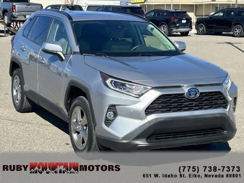 Used 2021 Toyota RAV4 XLE Premium image 1