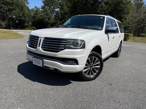 Used 2017 Lincoln Navigator L Select image 29
