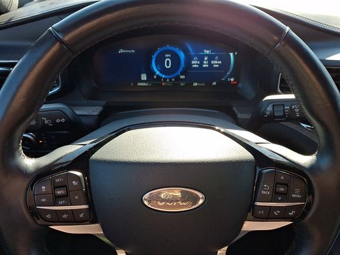 Certified 2022 Ford Explorer Platinum w/ Equipment Group 601A image 20