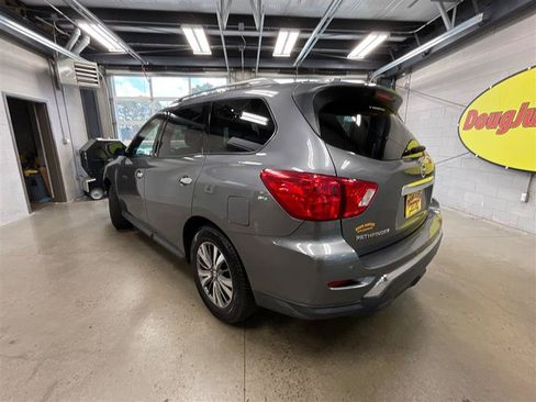 Used 2020 Nissan Pathfinder SV FWD image 3