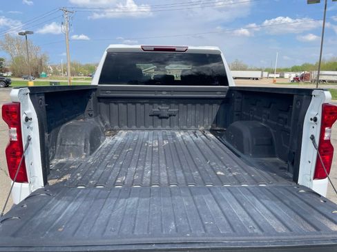 Used 2025 Chevrolet Silverado 1500 LT AWD/4WD image 17