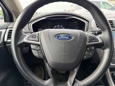 Used 2019 Ford Fusion SE FWD image 15