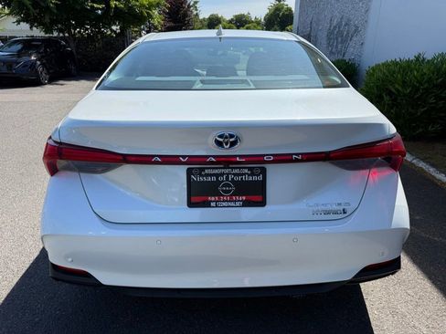 Used 2019 Toyota Avalon Limited w/ Advanced Safety Package FWD image 8