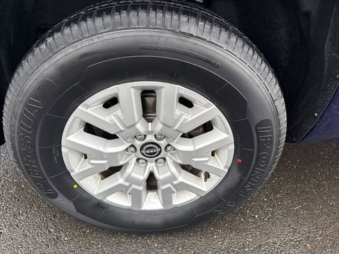 Used 2022 Nissan Frontier SV image 11