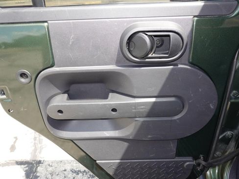 Used 2007 Jeep Wrangler Unlimited Sahara AWD/4WD image 20