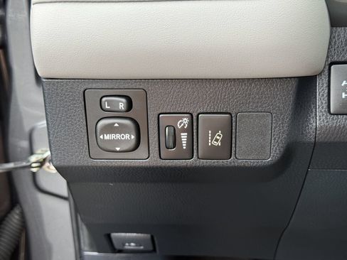 Used 2017 Toyota RAV4 XLE w/ All Weather Liner Package AWD/4WD image 31