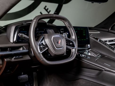 Used 2023 Chevrolet Corvette 3LT w/ Z51 Performance Package image 2