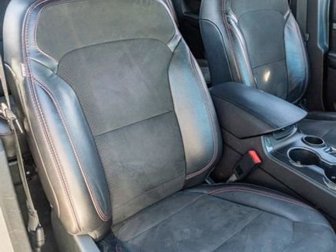 Used 2018 Ford Explorer XLT w/ Equipment Group 202A image 46