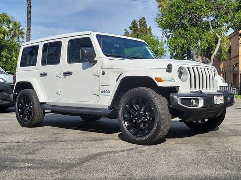 Used 2021 Jeep Wrangler Unlimited Sahara w/ Cold Weather Group image 33