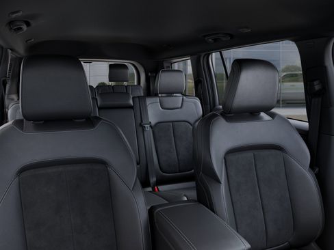 New 2025 Jeep Grand Cherokee L Laredo image 26