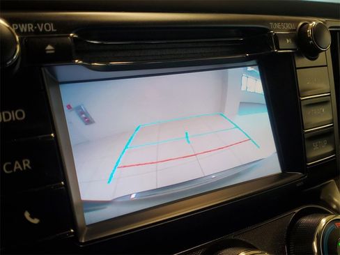 Used 2018 Toyota RAV4 LE image 26