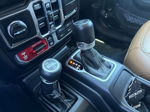 Used 2020 Jeep Gladiator Rubicon AWD/4WD image 24