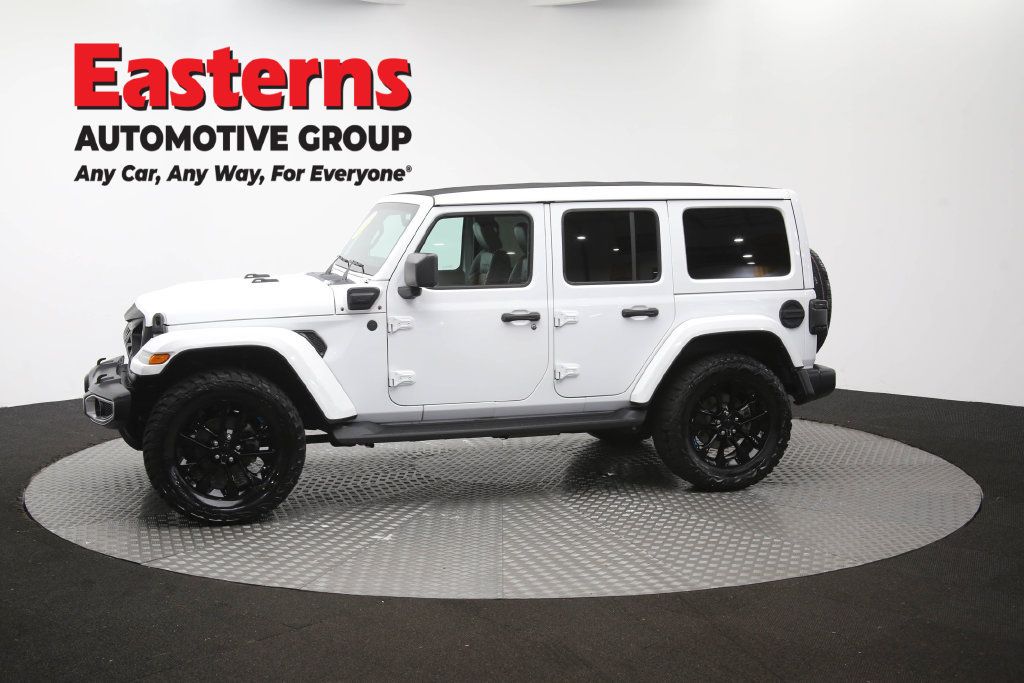 Used 2022 Jeep Wrangler Unlimited Sahara w/ Cold Weather Group AWD/4WD image 61