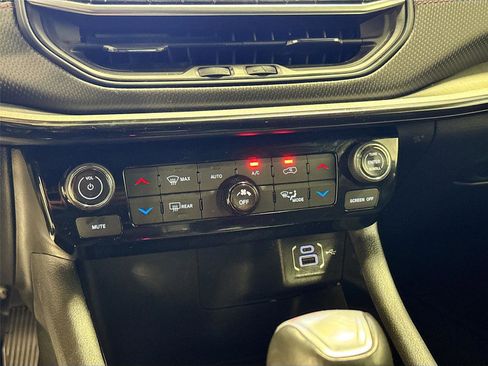 Used 2024 Jeep Compass Trailhawk image 15