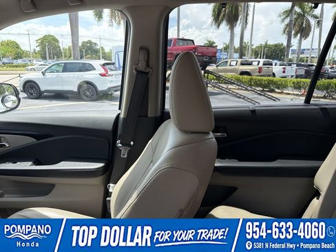 Used 2019 Honda Pilot Touring image 14
