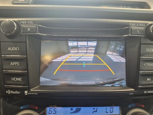Used 2017 Toyota RAV4 XLE AWD/4WD image 33