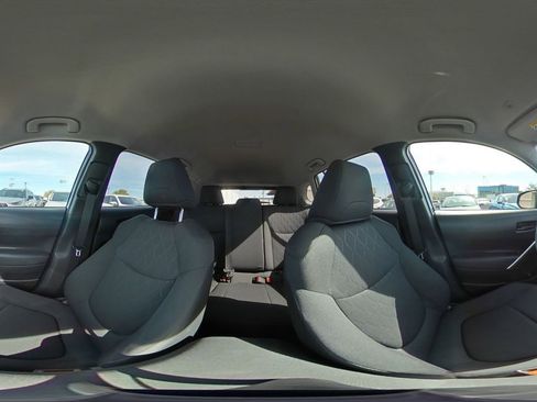 Used 2025 Toyota Corolla Cross LE image 42