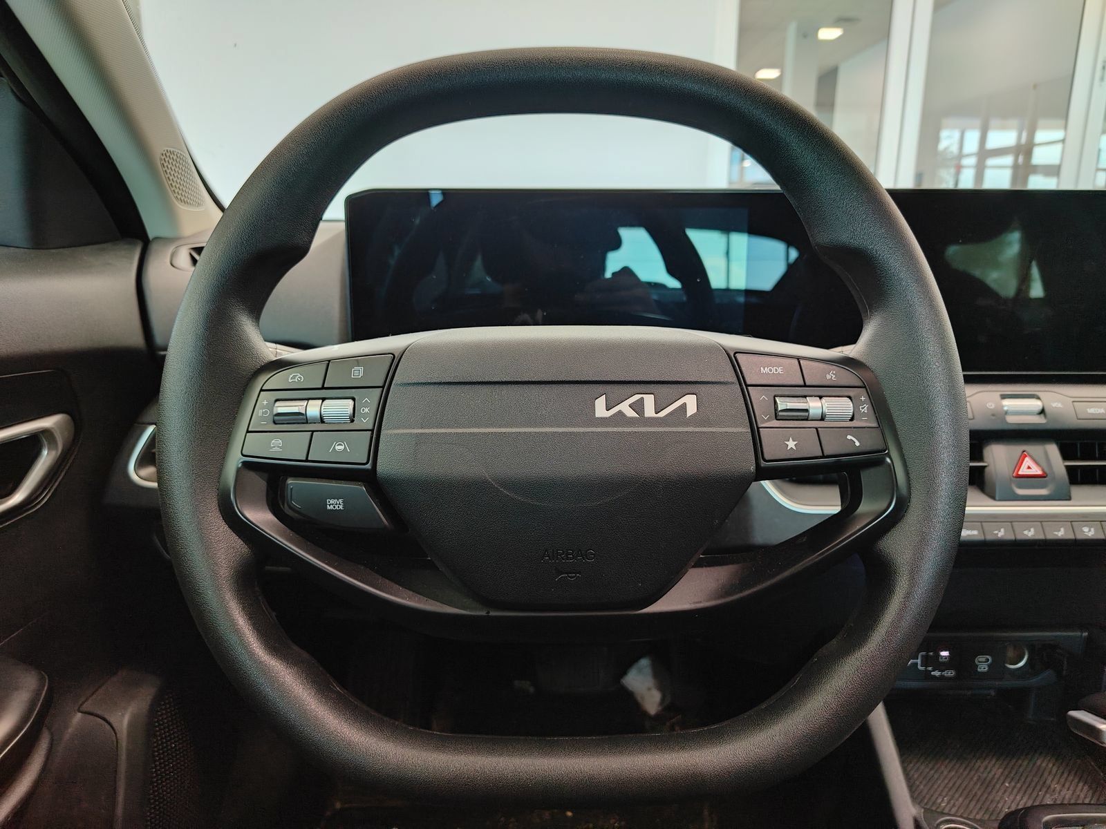 Used 2025 Kia K4 FWD image 10