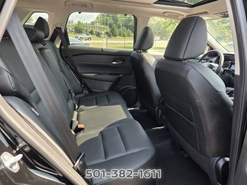 Certified 2025 Nissan Rogue SV w/ SV Premium Package FWD image 17