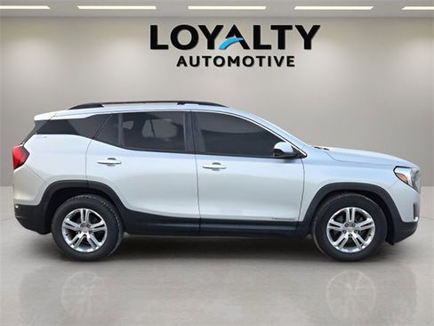 Used 2021 GMC Terrain SLE w/ Driver Convenience Package image 6