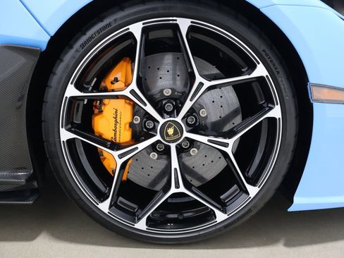 Used 2025 Lamborghini Revuelto AWD/4WD image 25