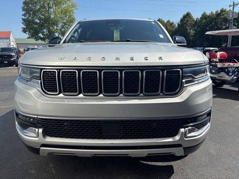 Used 2023 Jeep Wagoneer Series II AWD/4WD image 5