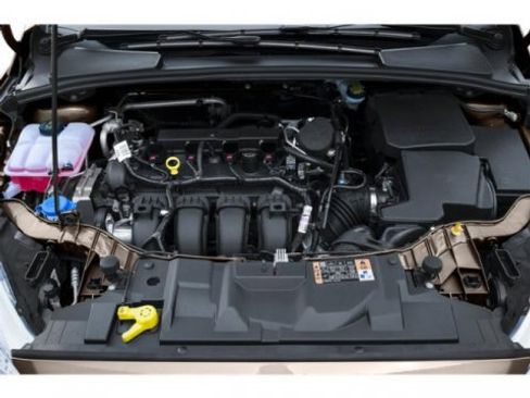 Used 2018 Ford Focus SE w/ SE Appearance Package image 17