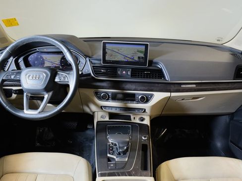 Used 2019 Audi Q5 2.0T Premium Plus w/ Premium Plus Package AWD/4WD image 16