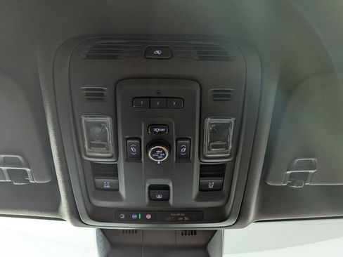 Used 2021 Cadillac Escalade Premium Luxury AWD/4WD image 21