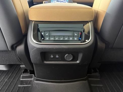 Used 2025 INFINITI QX80 Luxe RWD image 29