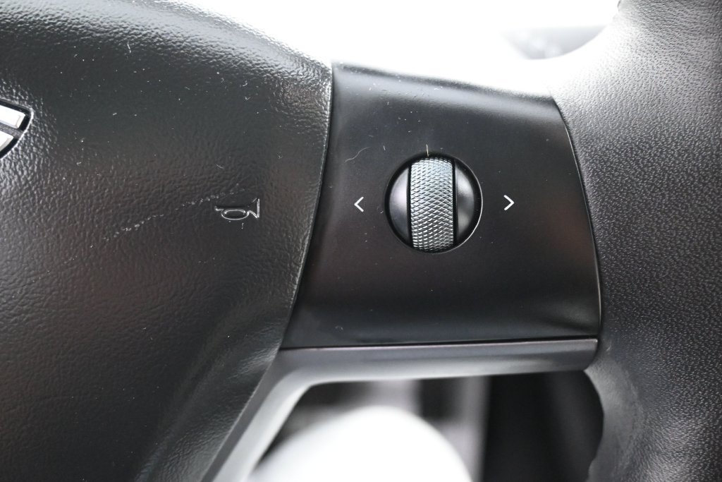 Used 2022 Tesla Model 3 Long Range AWD/4WD image 16