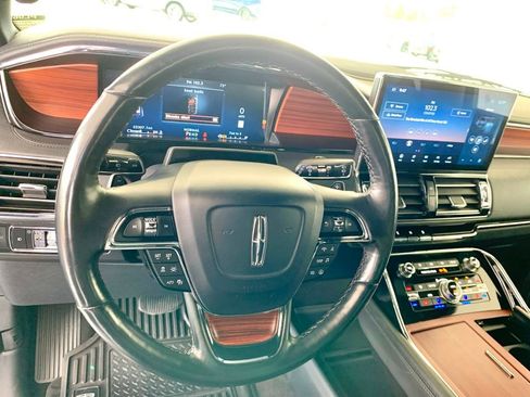 Used 2024 Lincoln Navigator L 4WD image 38
