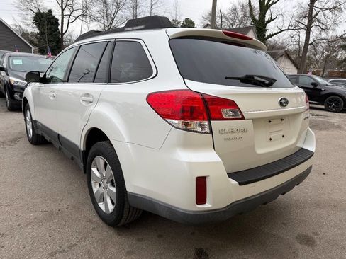 Used 2010 Subaru Outback 2.5i Premium image 6