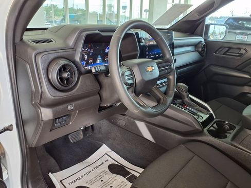 Used 2025 Chevrolet Colorado W/T w/ Advanced Trailering Package AWD/4WD image 22