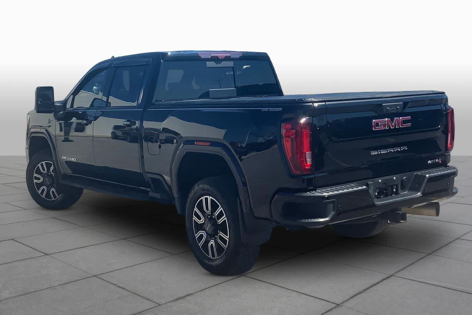 Used 2023 GMC Sierra 2500 AT4 w/ AT4 Premium Plus Package AWD/4WD image 12