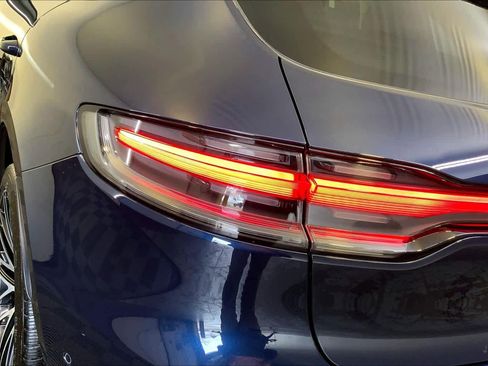 Used 2022 Porsche Macan S image 30