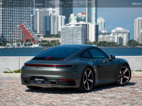 Used 2022 Porsche 911 Carrera RWD image 4