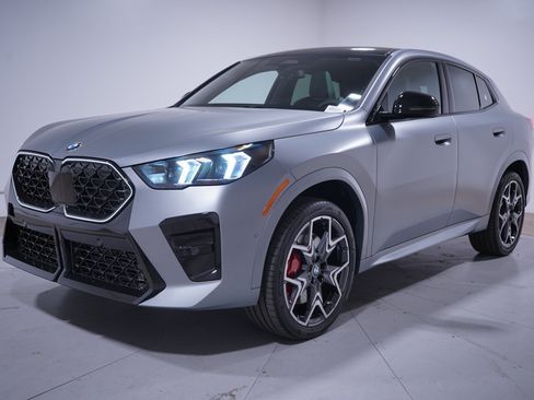 New 2027 BMW X2 xDrive28i w/ M Sport Package AWD/4WD image 1