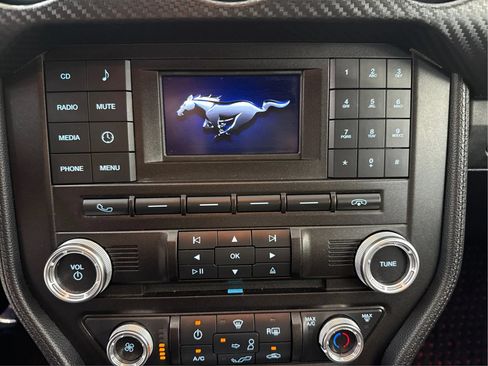 Used 2018 Ford Mustang Coupe RWD image 17