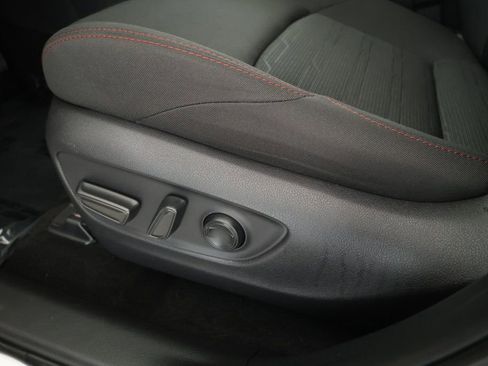 Used 2021 Toyota RAV4 SE image 10