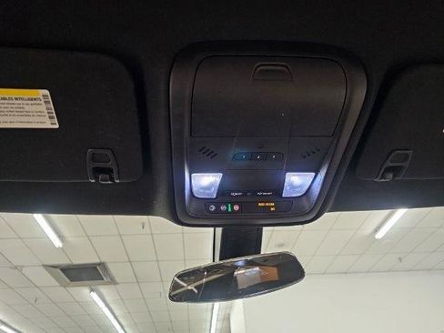 Used 2017 Cadillac XT5 FWD image 22