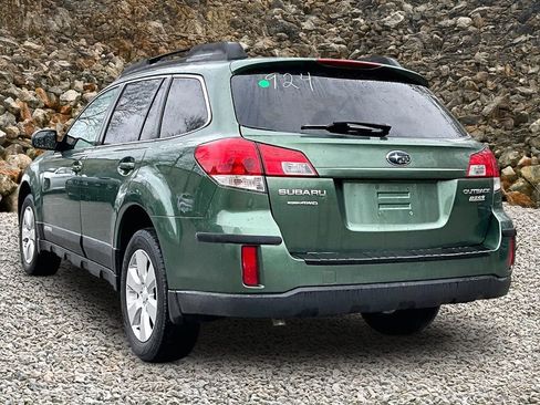 Used 2010 Subaru Outback 2.5i Premium AWD/4WD image 11