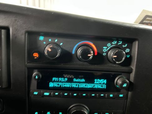 Used 2024 Chevrolet Express 2500 Work Van w/ Driver Convenience Package image 18