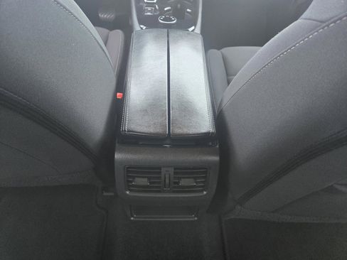 Used 2024 Nissan Rogue S AWD/4WD image 6
