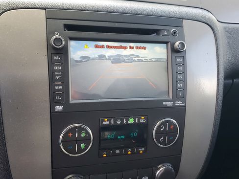 Used 2014 Chevrolet Silverado 2500 LTZ w/ LTZ Plus Package image 27