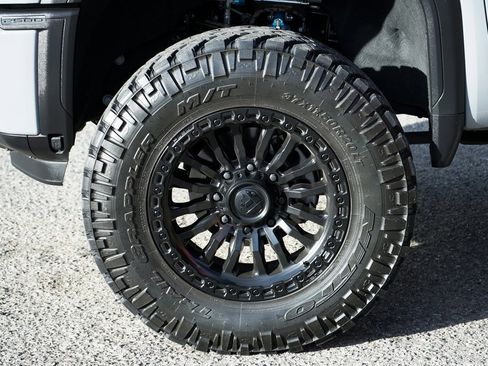 Used 2024 GMC Sierra 2500 AT4 w/ AT4 Premium Plus Package image 43