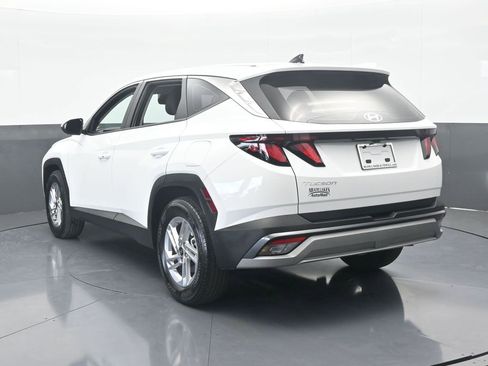 Used 2025 Hyundai Tucson SE image 4