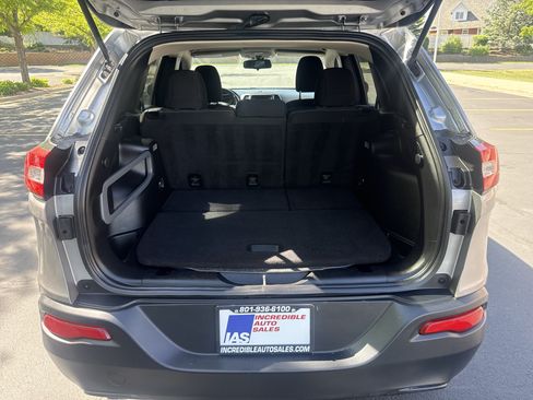 Used 2015 Jeep Cherokee Latitude AWD/4WD image 19