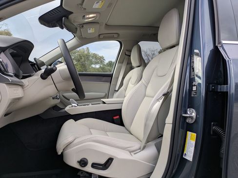 New 2026 Volvo XC90 T8 Ultra w/ Protection Package Premier AWD/4WD image 2