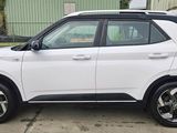 Used 2022 Hyundai Venue Limited image 2
